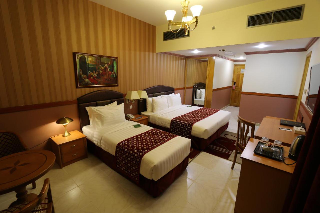 דובאי New California Hotel מראה חיצוני תמונה