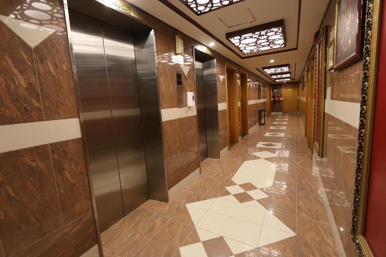 דובאי New California Hotel מראה חיצוני תמונה