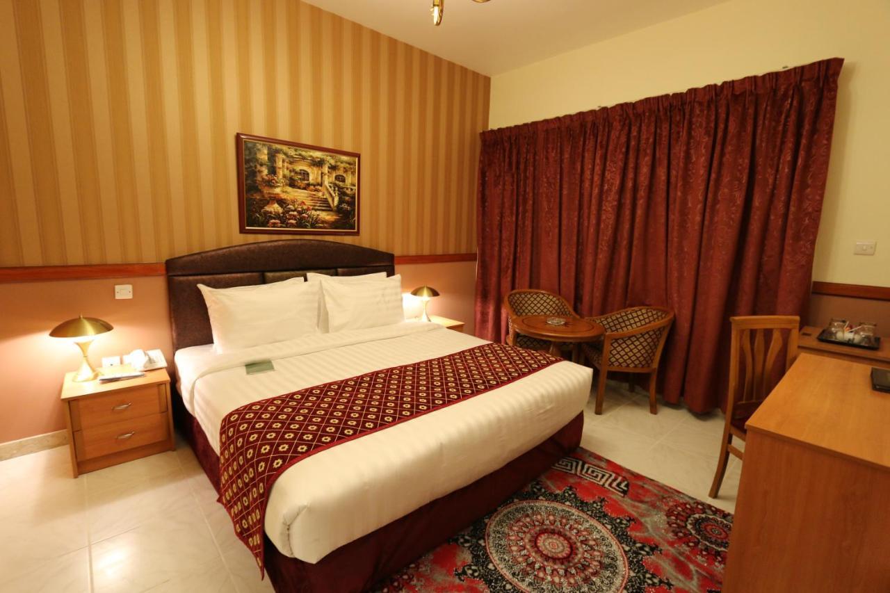 דובאי New California Hotel מראה חיצוני תמונה