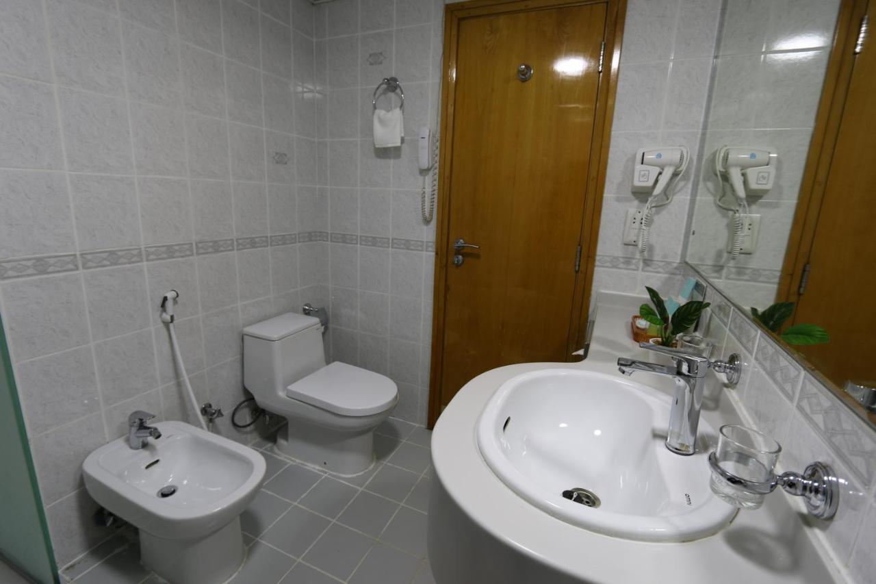דובאי New California Hotel מראה חיצוני תמונה
