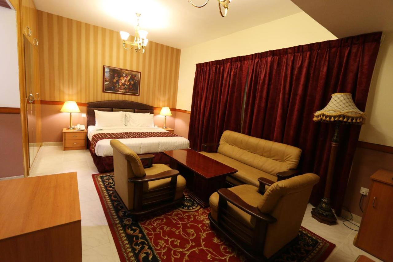 דובאי New California Hotel מראה חיצוני תמונה
