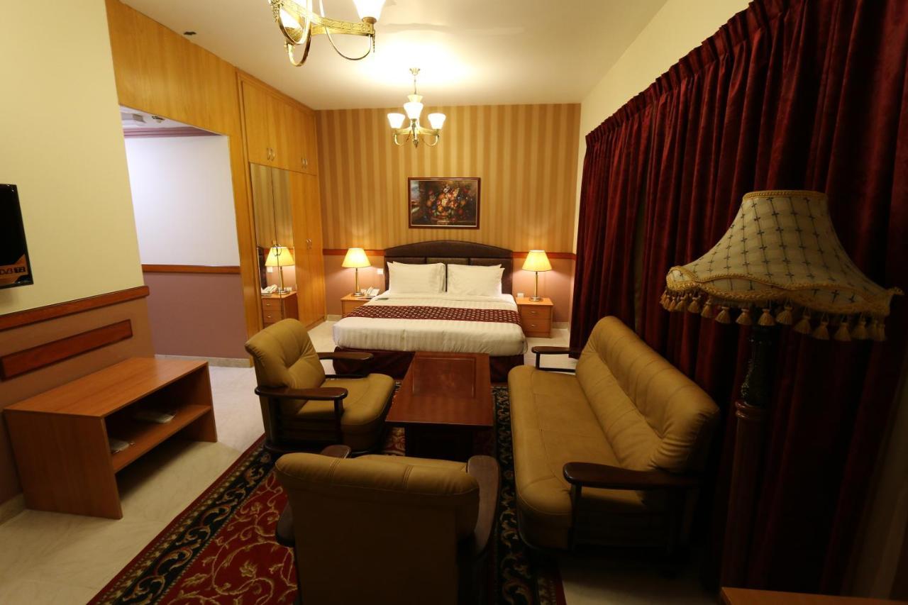 דובאי New California Hotel מראה חיצוני תמונה