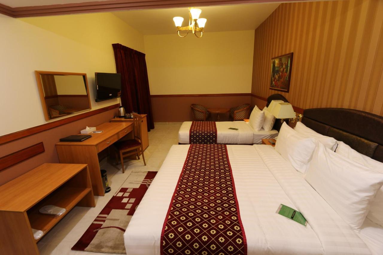 דובאי New California Hotel מראה חיצוני תמונה