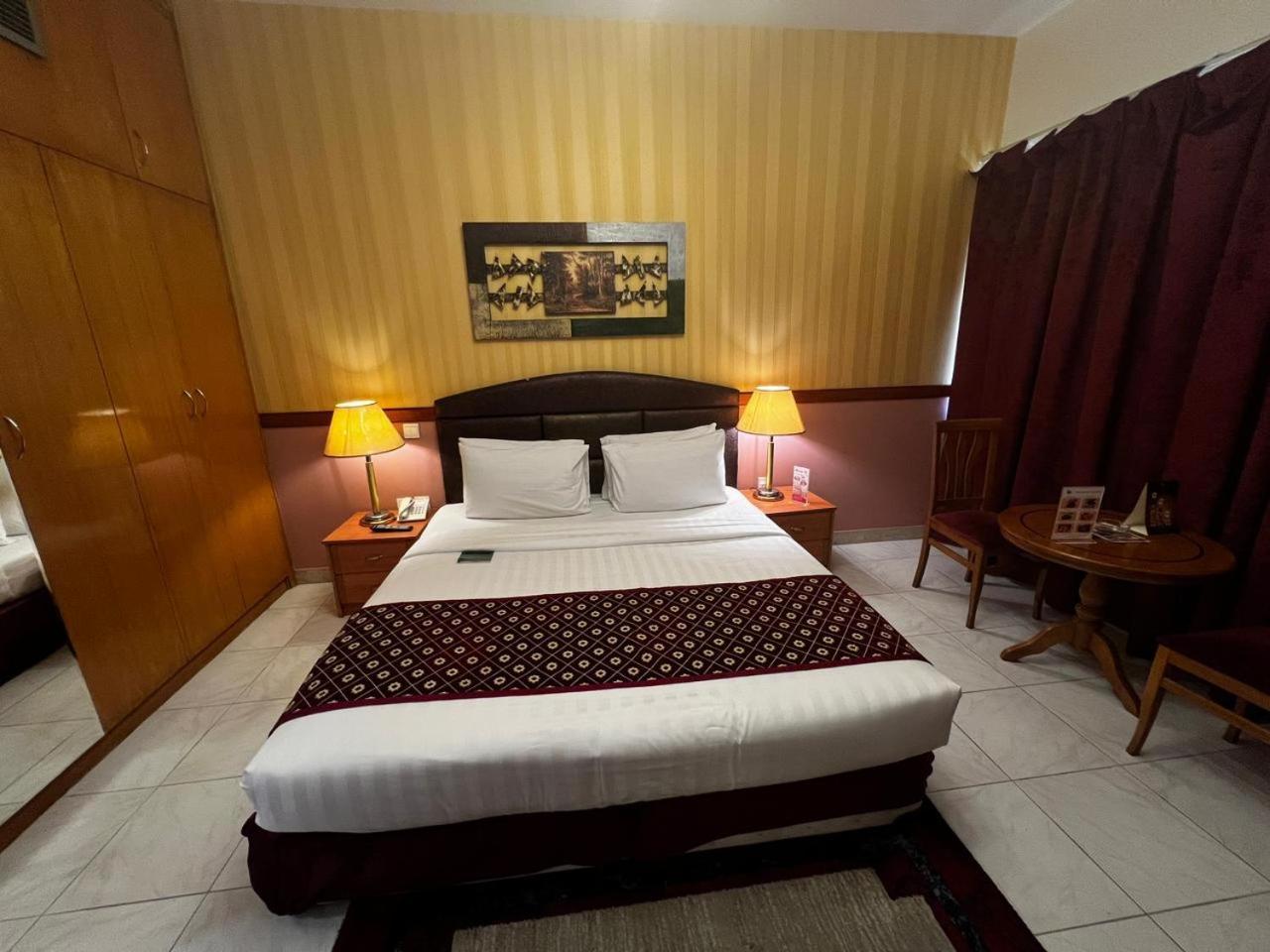דובאי New California Hotel מראה חיצוני תמונה