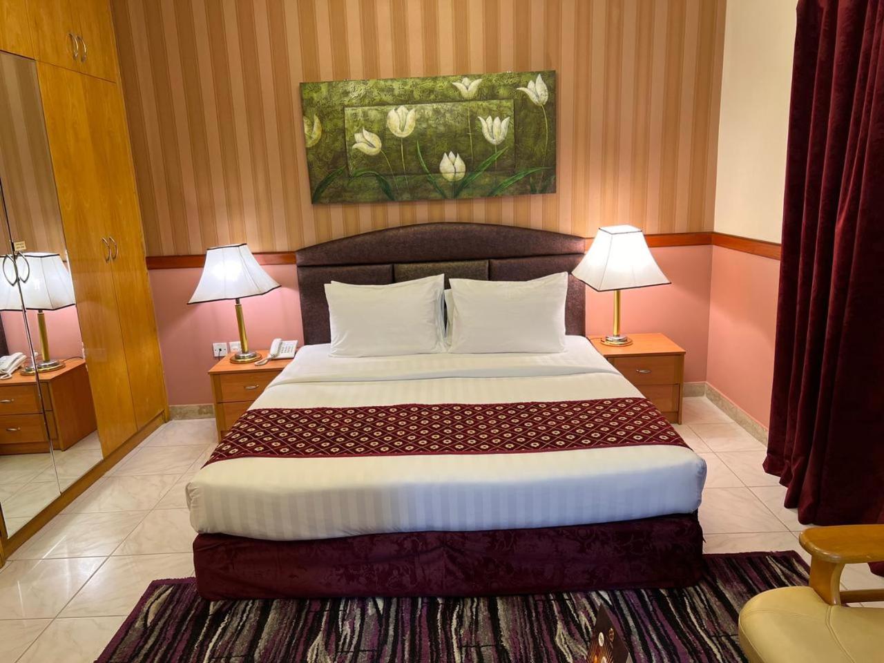 דובאי New California Hotel מראה חיצוני תמונה