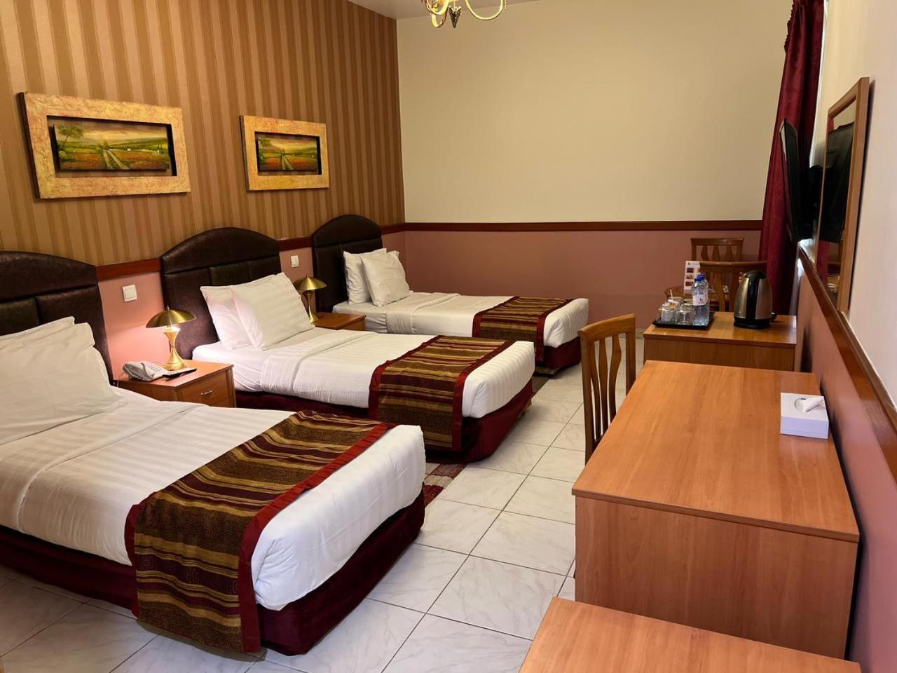 דובאי New California Hotel מראה חיצוני תמונה